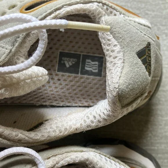 Womens ADIDAS Golf Shoes Size 7 Silver and White with Mesh and Cut Outs - Picture 3 of 8